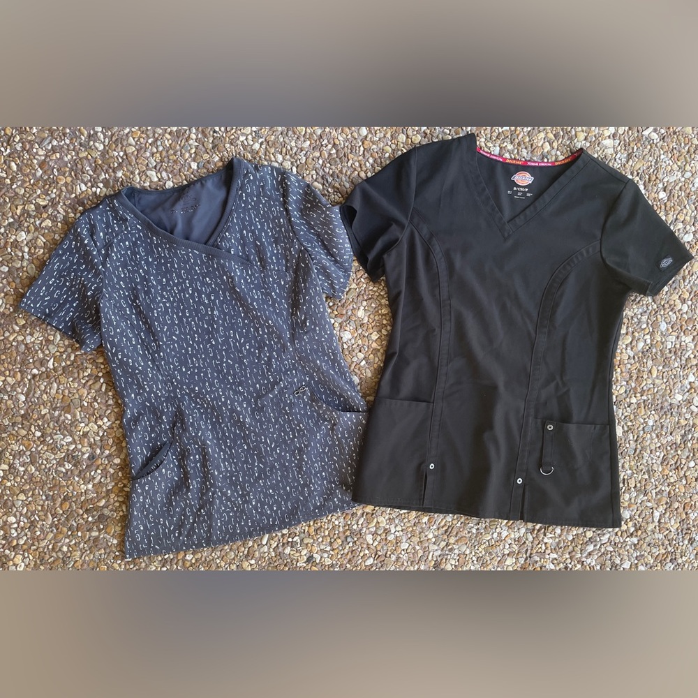 Pair Of Scrub Tops Women’s Size Small -Gray Speckled And Black